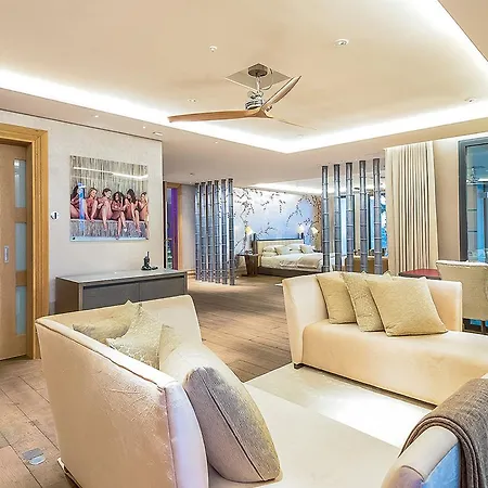 Monaco Villa *