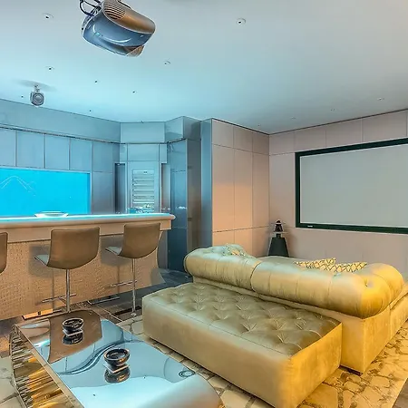 Monaco Villa *